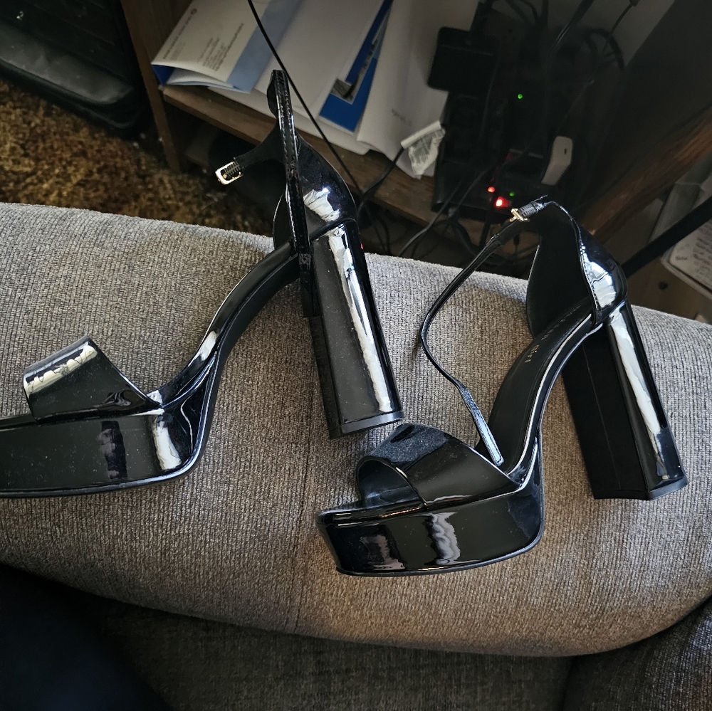 Steve madden black patent heels